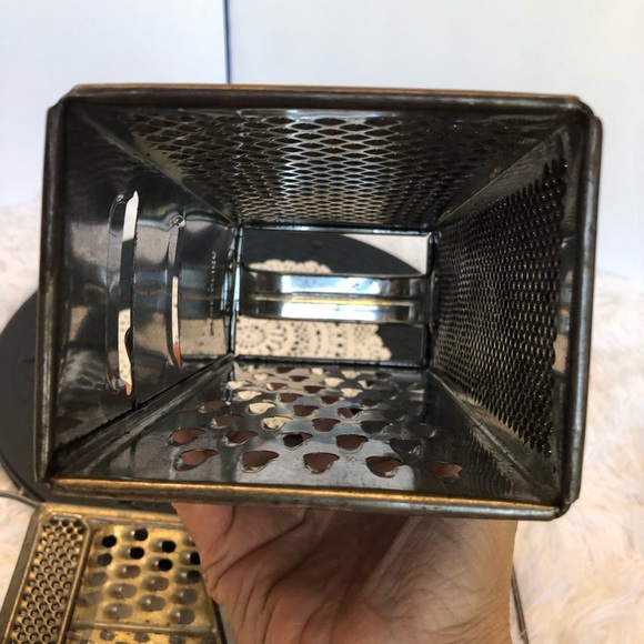 Set of Vintage Graters Box Grater and Flat Grater - Picture 9 of 16